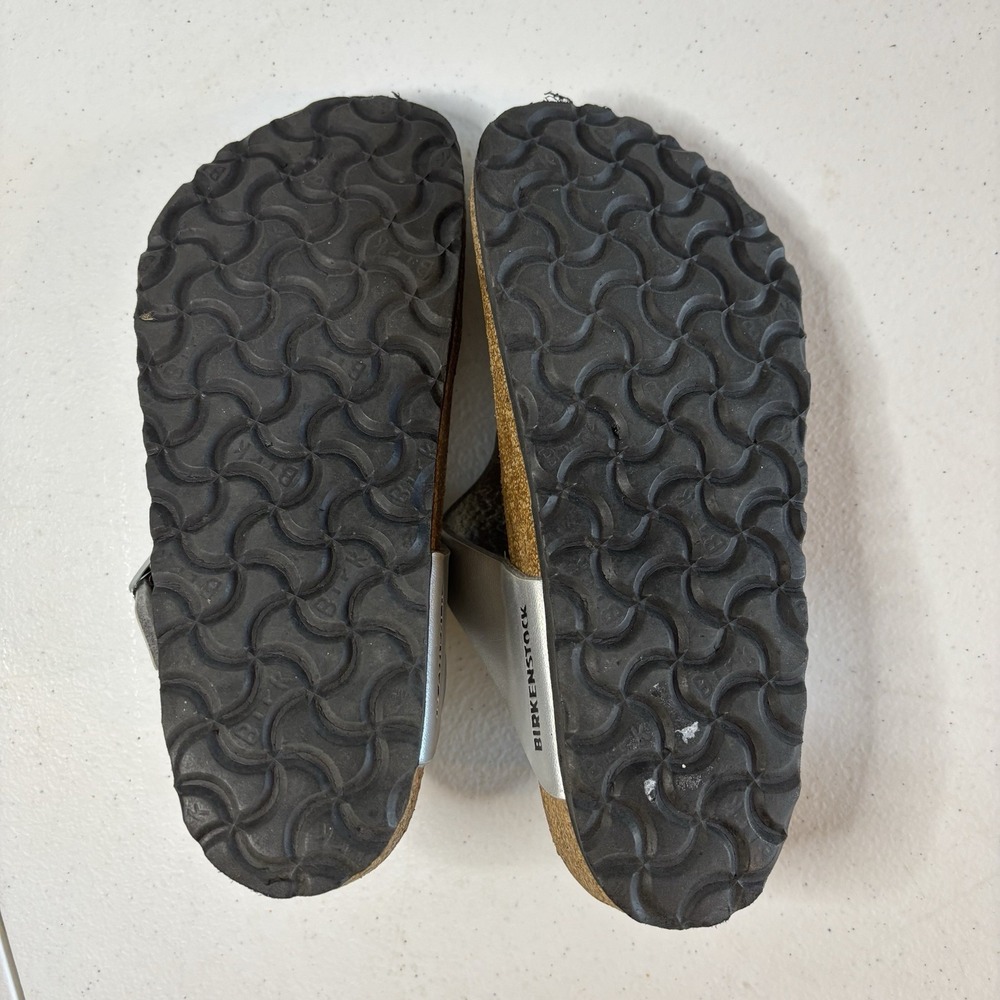 Birkenstock Gizeh Sandals Womens Size 35 L4 Metallic Silver Gray Birko Flor EUC - Picture 6 of 8